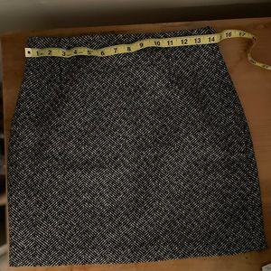 Cute H&M skirt. Like new! Size 4.